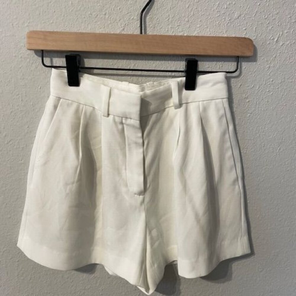 ARITZIA Babaton Pleated Mini High-Rise Crepe Shorts in Light Birch